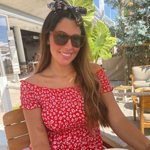Coralie Porrovecchio souriante sur Instagram