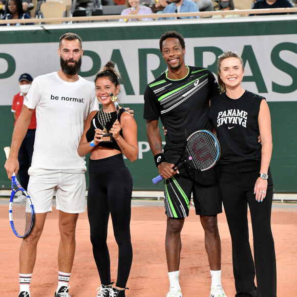 Exclusif - Benoît Paire et sa compagne Julie Bertin, Gaël Monfils et sa femme Elina Svitolina - Benoît Paire, Gaël Monfils, Domingo (Pierre Alexis Bizot) et Zerator (Adrien Nougaret) deux streamers se rencontrent lors d'un match de tennis à Roland Garros, Paris le 18 septembre 2021. © Veeren/Bestimage