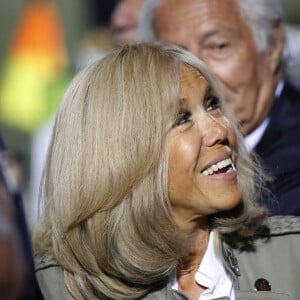 Brigitte Macron - Match de football caritatif entre le Variétés Club de France contre l'équipe de France des Parlementaires au profit de la Fondation Hôpitaux de Paris-Hôpitaux de France présidée par Brigitte Macron au stade Emile Anthoine à Paris le 23 septembre 2021. © Marc Ausset-Lacroix/Bestimage