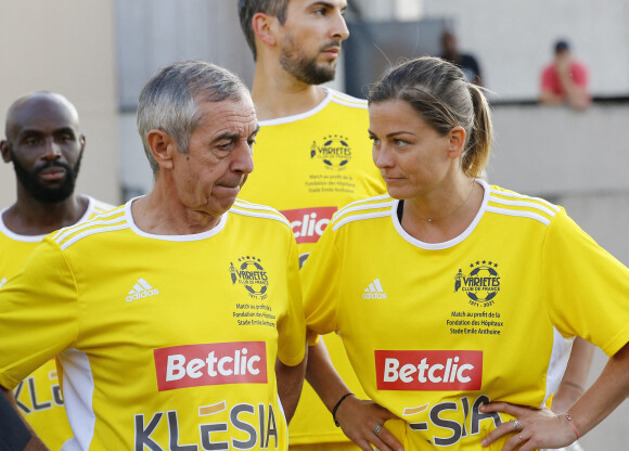 Alain Giresse, Laure Boulleau - Match de football caritatif entre le Variétés Club de France contre l'équipe de France des Parlementaires au profit de la Fondation des Hôpitaux présidée par Brigitte Macron, le 23 septembre 2021. © Marc Ausset-Lacroix/Bestimage 