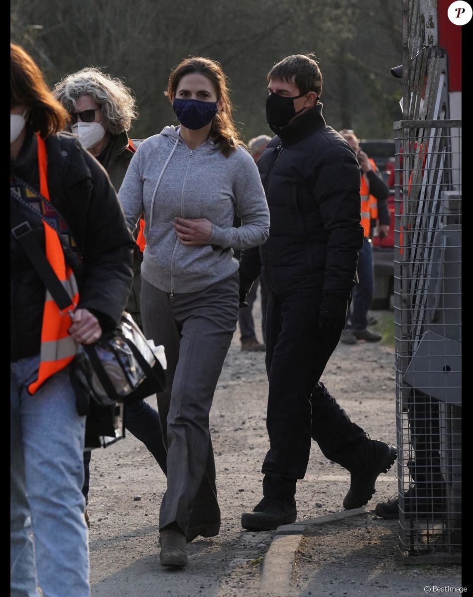 Tom Cruise et Hayley Atwell sont sur le tournage de "Mission Impossible 7" dans le Yorkshire, Royaume Uni, le 20 avril 2021.