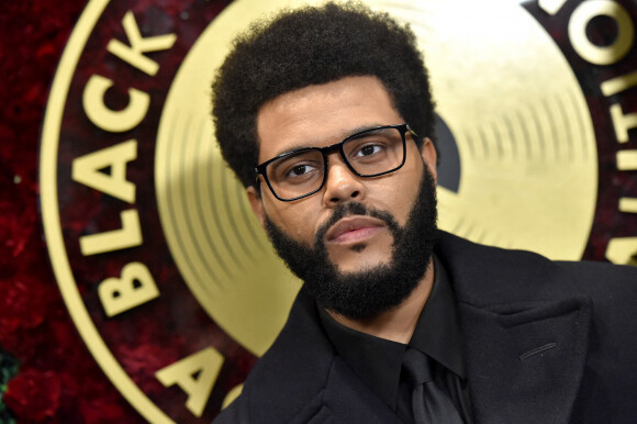 The Weeknd au photocall des "Black Music Action Coalition Hosts Music In Action Awards Ceremony" à Los Angeles, le 23 septembre 2021.