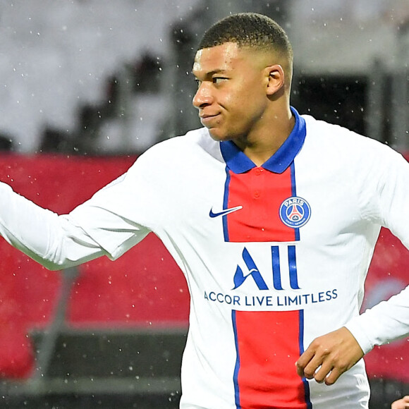 Kylian Mbappé (PSG) lors du match de championnat de Ligue 1 Uber Eats opposant le Stade Brestois 29 au Paris Saint-Germain au stade Francis Le Blé à Brest, France, le 23 mai 2021. Le PSG a gagné 2-0. © Christophe Saidi/Panoramic/Bestimage 