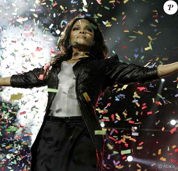 Regardez Janet Jackson En Veritable Queen Of Pop Mettre Le Feu Devant Une Shakira Survoltee Purepeople