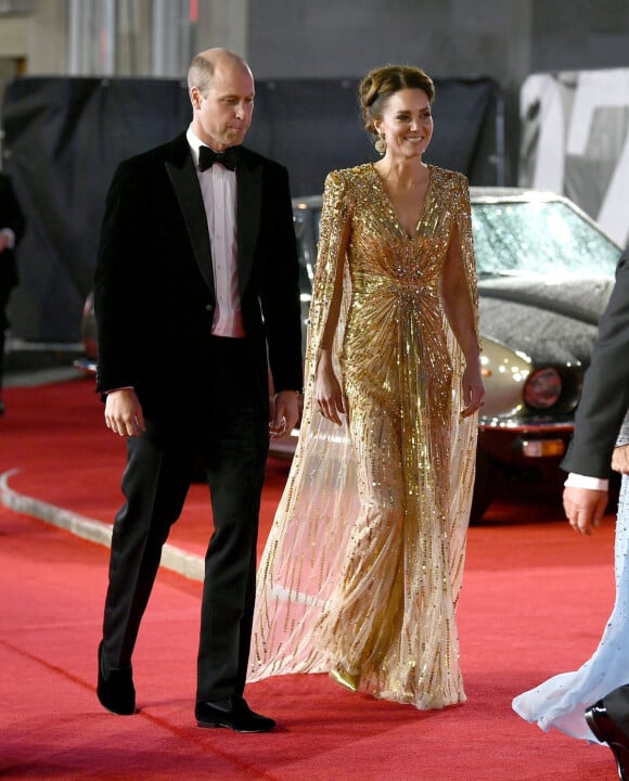 Le prince William, duc de Cambridge, Catherine Kate Middleton, la duchesse de Cambridge - Avant-première mondiale du film "James Bond - Mourir peut attendre (No Time to Die)" au Royal Albert Hall à Londres, le 28 septembre 2021. 