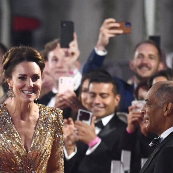 Catherine Kate Middleton, la duchesse de Cambridge - Avant-première mondiale du film "James Bond - Mourir peut attendre (No Time to Die)" au Royal Albert Hall à Londres, le 28 septembre 2021. 