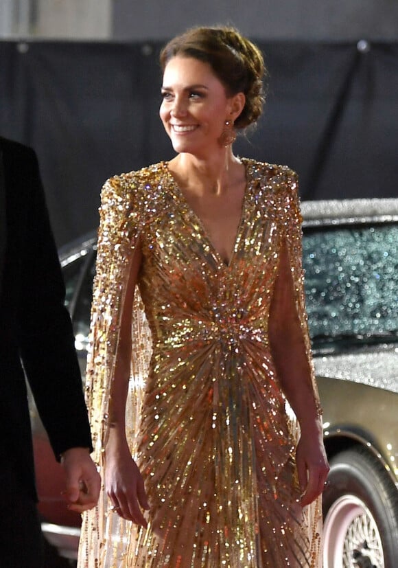 Kate Middleton, la duchesse de Cambridge - Avant-première mondiale du film "James Bond - Mourir peut attendre (No Time to Die)" au Royal Albert Hall à Londres