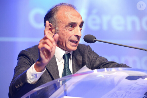 Le polémiste Eric Zemmour participe à la réunion "La Journée des Conservateurs" organisée pour discuter de la place de la droite dans les débats politiques à Asnières © Panoramic / Bestimage