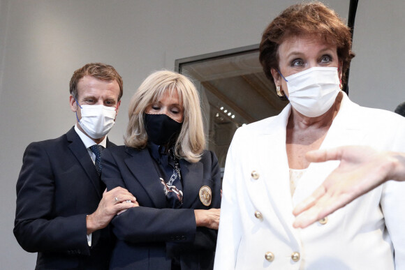 Le président Emmanuel Macron et son épouse Brigitte Macron, au côté de Roselyne Bachelot