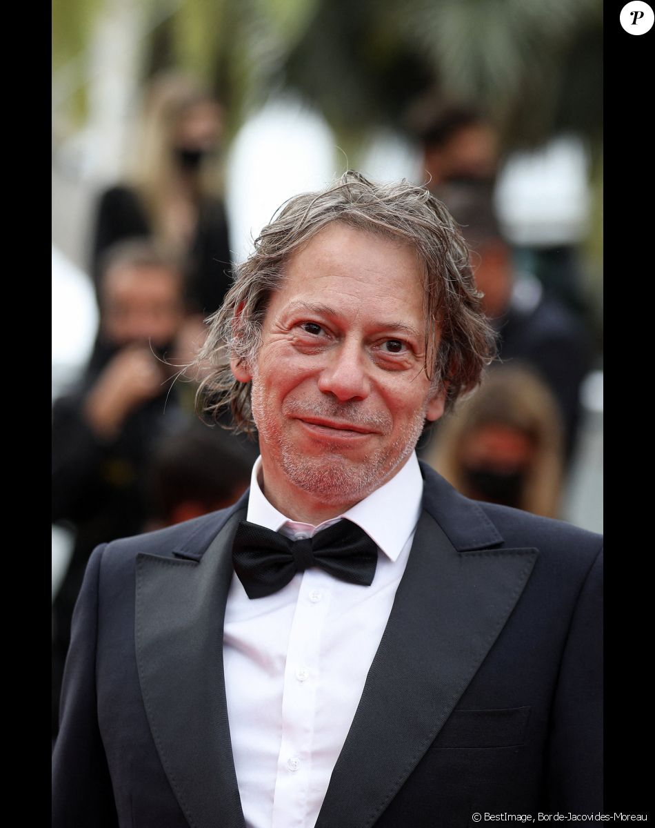 Mathieu Amalric - Montée des marches du film "Les intranquilles" lors du 74e Festival International du Film de Cannes. Le 16 juillet 2021. © Borde-Jacovides-Moreau / Bestimage