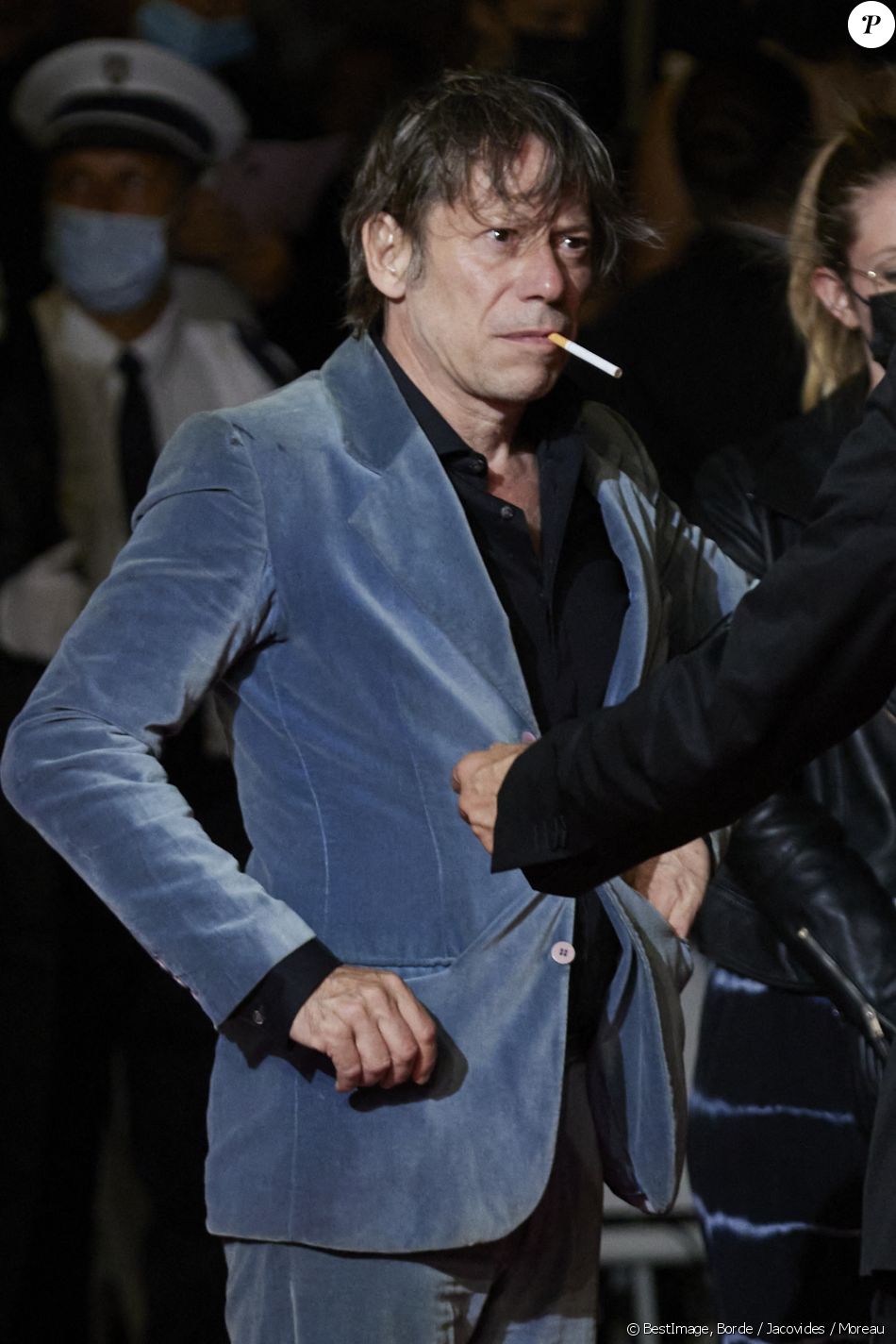 Mathieu Amalric - Montée des marches du film &quot;Tralala&quot; lors du 74e Festival International du Film de Cannes. Le 13 juillet 2021. © Borde-Jacovides-Moreau / Bestimage