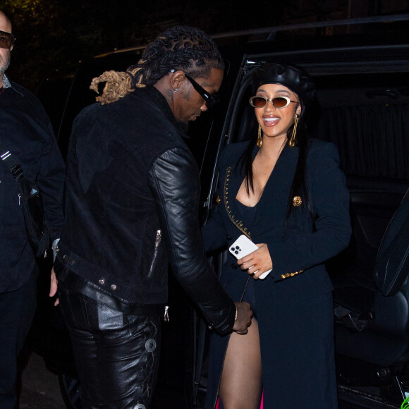 Exclusif - Cardi B et son mari Offset arrivent au restaurant César, dans le 8e arrondissement de Paris. Le 29 septembre 2021. © Pierre Perusseau / Bestimage