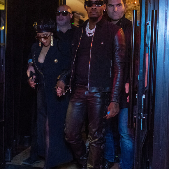 Exclusif - Cardi B et son mari Offset arrivent au restaurant César, dans le 8e arrondissement de Paris. Le 29 septembre 2021. © Pierre Perusseau / Bestimage