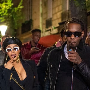 Exclusif - Cardi B et son mari Offset arrivent au restaurant César, dans le 8e arrondissement de Paris. Le 29 septembre 2021. © Pierre Perusseau / Bestimage