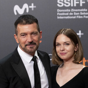 Antonio Banderas et sa fille Stella - Photocall de la cérémonie d'ouverture du 69e Festival international du film de San Sebastian, le 17 septembre 2021.