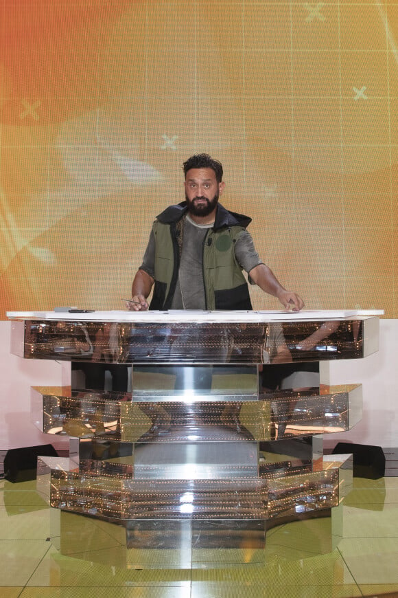 Exclusif - Cyril Hanouna - L'émission TPMP (Touche pas à Mon Poste) diffusée en direct le 31 Aout 2021 sur C8, en présence de Jean-Pierre Pernaut venu presenter son magazine "Au Coeur des Régions" (bimestriel) avec le soutien de son épouse Nathalie Marquay-Pernaut - Paris le 31 Aout 2021 © Jack Tribeca / Bestimage