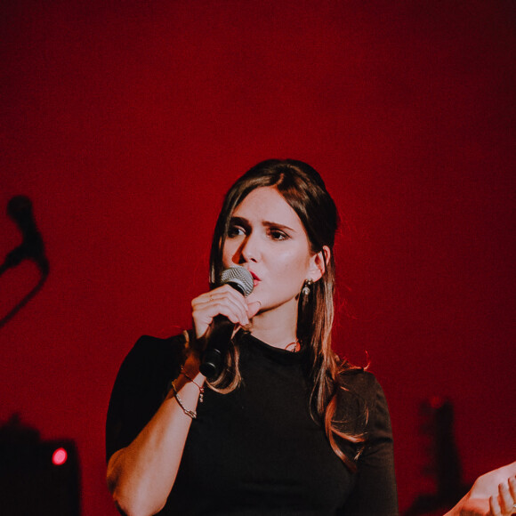 Exclusif - Joyce Jonathan fête ses dix ans de carrière avec un concert à "La Cigale" à Paris, le 14 octobre 2019. © Alexandre Fumeron/Bestimage