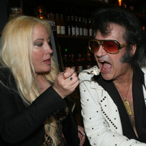 Exclusif - Suite à un problème technique et le report du concert au Nez Rouge, Loana et Eryl Prayer vont manger une crêpe à Paris le 25 septembre 2021. © JLPPA / Bestimage