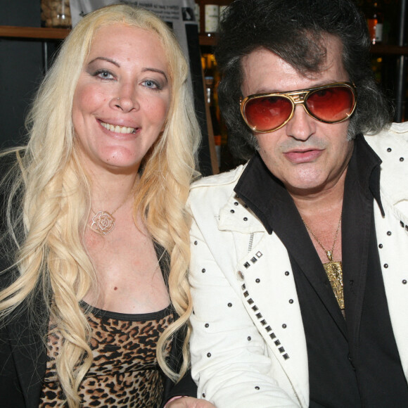 Exclusif - Suite à un problème technique et le report du concert au Nez Rouge, Loana et Eryl Prayer vont manger une crêpe à Paris. © JLPPA / Bestimage