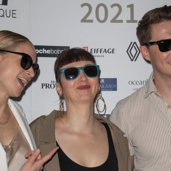 Niamh Algar, Prano Balley-Bond, Lorne MacFadyen au photocall pour la ccérémonie de clôture du 32ème festival du film britannique de Dinard, France, le 2 octobre 2021. © Jeremy Melloul/Bestimage 