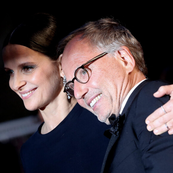 Juliette Binoche et Fabrice Luchini - Descente des marches du film "Ma Loute" lors du 69e Festival de Cannes. Le 13 mai 2016. © Dominique Jacovides- Cyril - Moreau/Bestimage