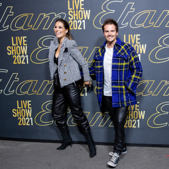 Laury Thilleman et son mari Juan Arbelaez - Photocall du défilé Etam Live Show 2021 à l'Opéra Garnier à Paris le 4 octobre 2021. © Tiziano Da Silva / Bestimage 