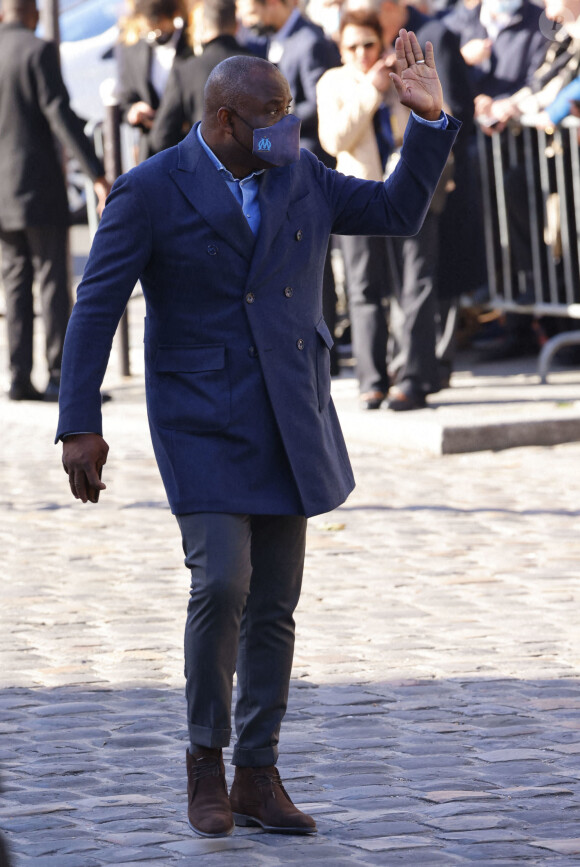 Basile Boli - Arrivées à la messe funéraire en hommage à Bernard Tapie en l'église Saint-Germain-des-Prés à Paris. Le 6 octobre 2021 © Jacovides-Moreau / Bestimage