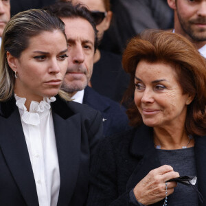 Sophie Tapie et sa mère Dominique Tapie (Fille et femme du défunt) - Sorties de la messe funéraire en hommage à Bernard Tapie en l'église Saint-Germain-des-Prés à Paris. Le 6 octobre 2021 © Jacovides-Moreau / Bestimage