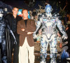 George Clooney et Arnold Schwarzeneger à la soirée "Batman et Robin" au Planet Hollywood de Londres en 1997.