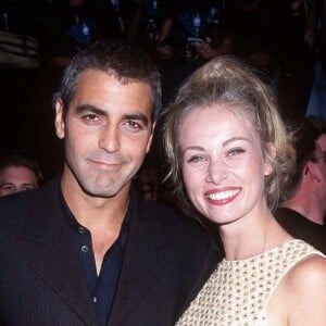 George Clooney et sa compagne Céline Balitran à la première du film "Batman et Robin" à Los Angeles en 1997.