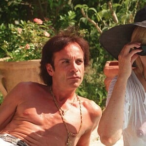 Archives - Amanda Lear et son mari Alain-Philippe Malagnac dans leur villa de Saint-Rémy de Provence