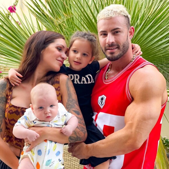 Julia Paredes et Maxime Parisi avec leurs enfants Vittorio et Luna