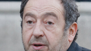 Patrick Timsit tacle un confrère : sa pique acide en plein spectacle...