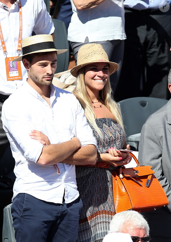 Guest et Sophie Tapie - Personnalités dans les tribunes lors des internationaux de France de Roland Garros à Paris. Le 10 juin 2017. © Jacovides - Moreau / Bestimage 