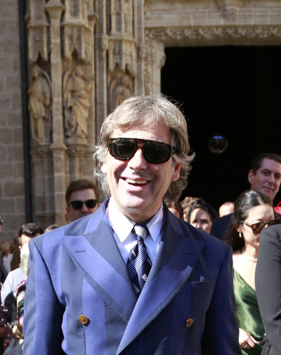 Hubertus von Hohenlohe - Mariage de Francisco de Borbón : le fils du duc de Séville s'est marié à Séville avec Sophie Karoly en la cathédrale Notre-Dame du Siège le 9 octobre 2021.