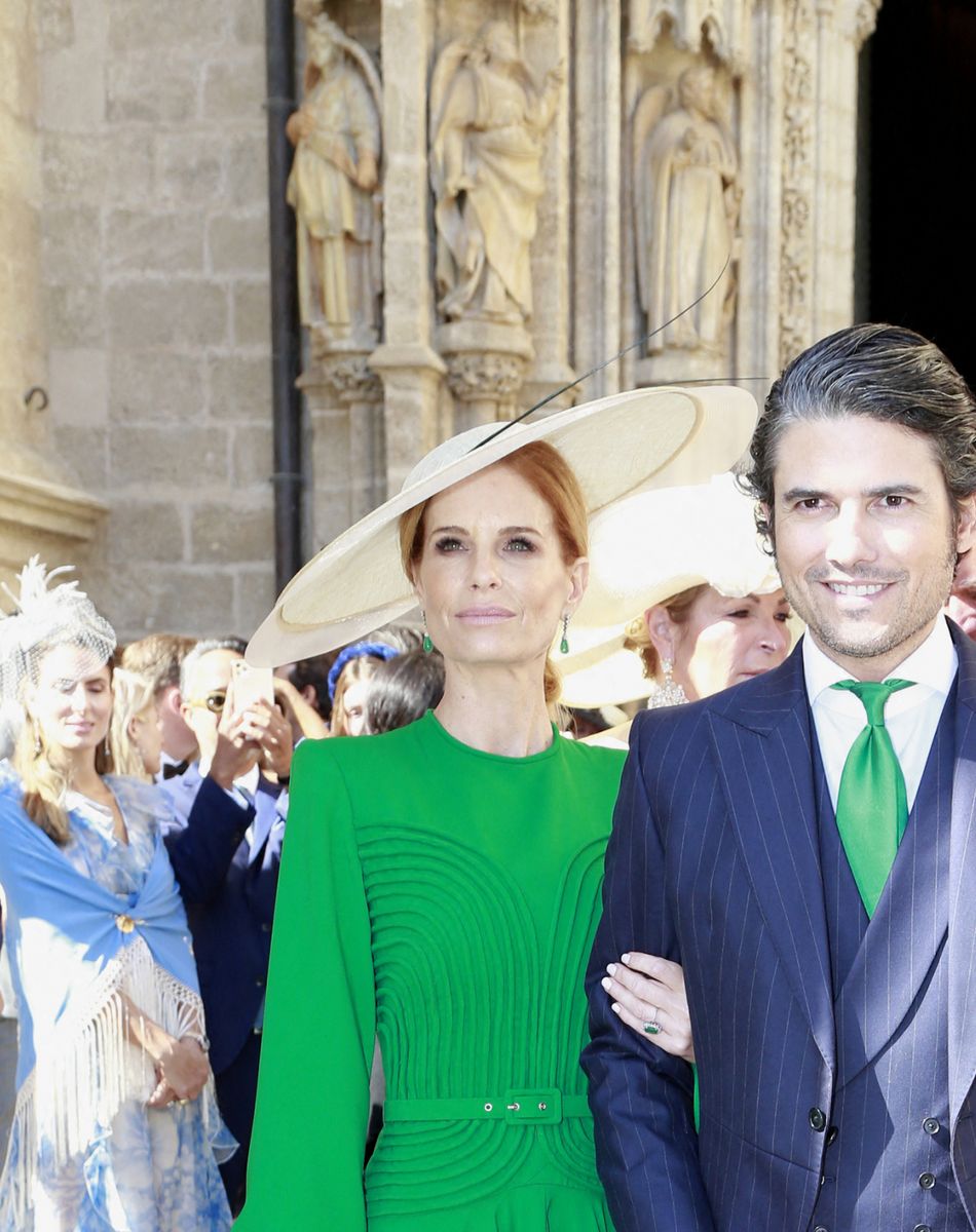 Olivia de Borbón et Julián Porras-Figueroa - Mariage de Francisco de Borbón : le fils du duc de Séville s'est marié à Séville avec Sophie Karoly en la cathédrale Notre-Dame du Siège le 9 octobre 2021.