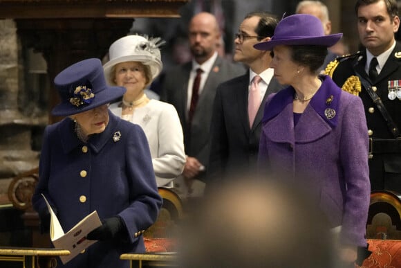 La reine Elisabeth II d'Angleterre et la princesse Anne au service d'action de grâce à l'abbaye de Westminster pour marquer le centenaire de la Royal British Legion, à Londres, Royaume Uni, le 12 octobre 2021. 