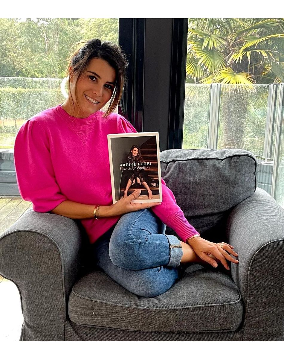 Karine Ferri avec son nouveau livre