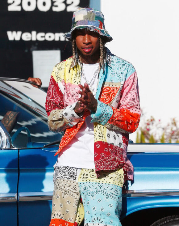 Exclusif - Le rappeur Tyga fait une pause pendant le tournage d'une vidéo à Los Angeles le 12 mai 2021.