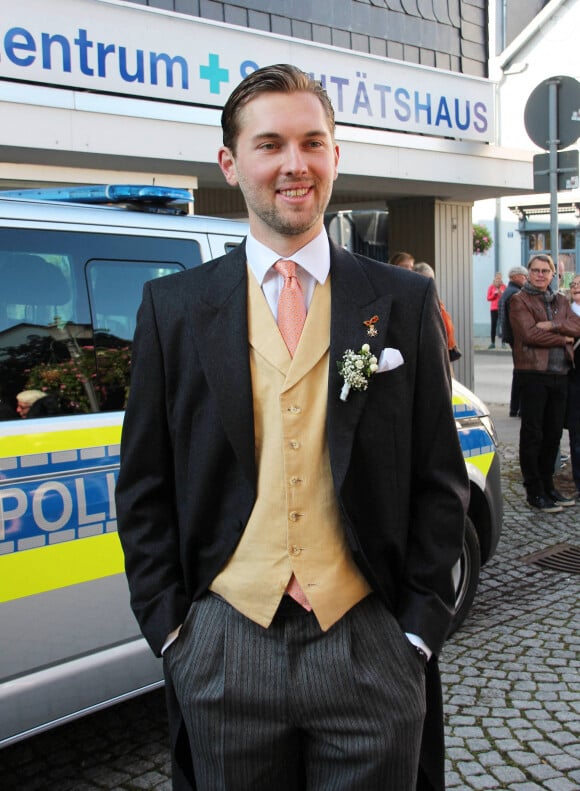 Le prince Heinrich Donatus, le fils du marié - Mariage religieux du prince Alexander zu Schaumburg-Lippe et Mahkameh Navabi à Bückeburg, Allemagne le 9 octobre 2021.