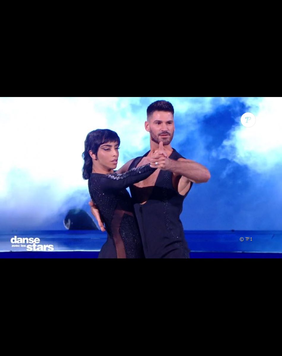 Bilal Hassani et Jordan Mouillerac lors du prime de "Danse avec les stars" du 8 octobre 2021