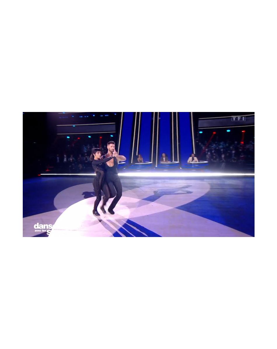 Bilal Hassani et Jordan Mouillerac lors du prime de "Danse avec les stars" du 8 octobre 2021