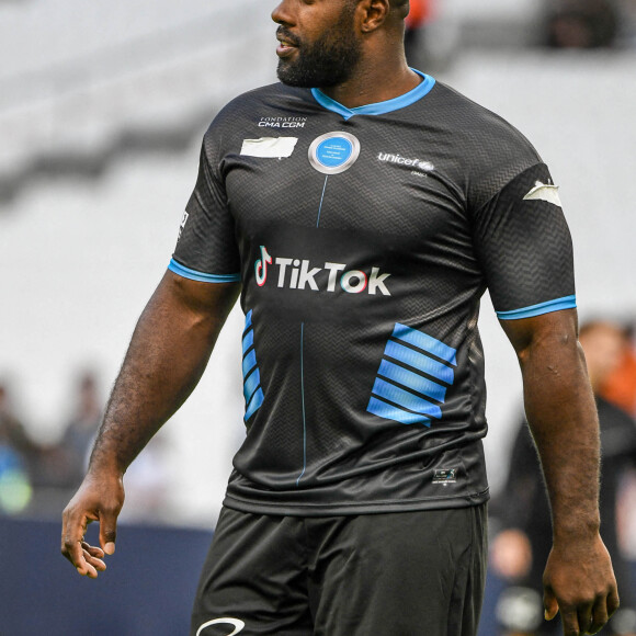 Teddy Riner - Match des héros entre l'équipe OM Legends et l'équipe UNICEF au stade Orange Velodrome à Marseille le 13 octobre 2021. Soutenu par la Fondation D. Drogba, Orange et l'Olympique de Marseille, l'Unicef a organisé cette rencontre afin de financer un projet d'accès à l'éducation en Côte d'Ivoire. La Team OM de légende s'impose 7-4 au stade Vélodrome face à la Team Unicef. © Jean-René Santin/Bestimage