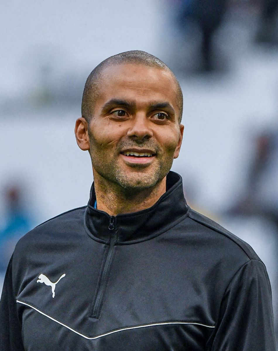 Tony Parker - Match des héros entre l'équipe OM Legends et l'équipe UNICEF au stade Orange Velodrome à Marseille le 13 octobre 2021. Soutenu par la Fondation D. Drogba, Orange et l'Olympique de Marseille, l'Unicef a organisé cette rencontre afin de financer un projet d'accès à l'éducation en Côte d'Ivoire. La Team OM de légende s'impose 7-4 au stade Vélodrome face à la Team Unicef. © Jean-René Santin/Bestimage