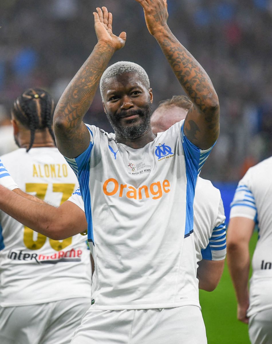 Djibril Cissé - Match des héros entre l'équipe OM Legends et l'équipe UNICEF au stade Orange Velodrome à Marseille le 13 octobre 2021. Soutenu par la Fondation D. Drogba, Orange et l'Olympique de Marseille, l'Unicef a organisé cette rencontre afin de financer un projet d'accès à l'éducation en Côte d'Ivoire. La Team OM de légende s'impose 7-4 au stade Vélodrome face à la Team Unicef. © Jean-René Santin/Bestimage