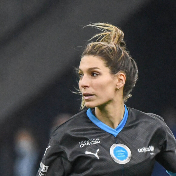 Laury Thilleman (Miss France 2011) - Match des héros entre l'équipe OM Legends et l'équipe UNICEF au stade Orange Velodrome à Marseille le 13 octobre 2021. Soutenu par la Fondation D. Drogba, Orange et l'Olympique de Marseille, l'Unicef a organisé cette rencontre afin de financer un projet d'accès à l'éducation en Côte d'Ivoire. La Team OM de légende s'impose 7-4 au stade Vélodrome face à la Team Unicef. © Jean-René Santin/Bestimage