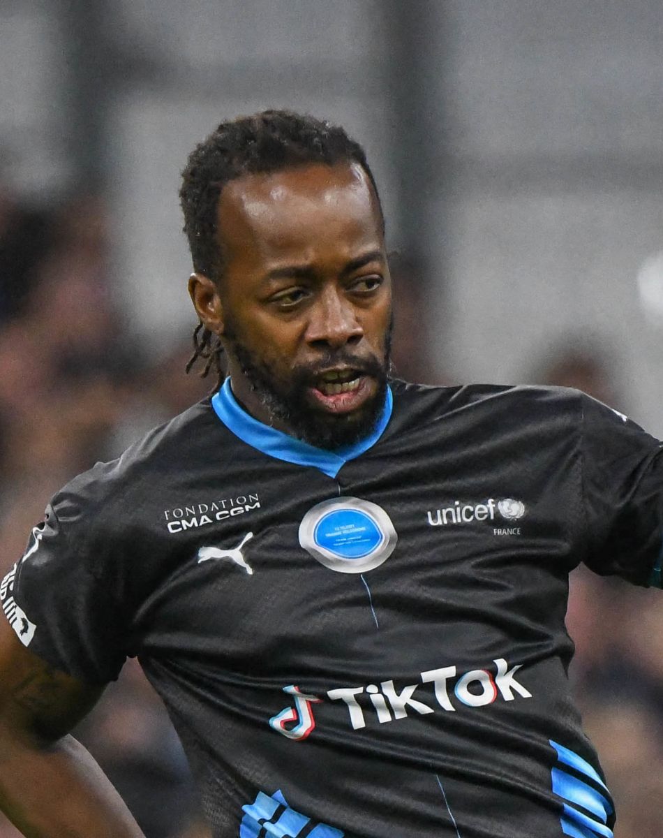 Sidney Govou - Match des héros entre l'équipe OM Legends et l'équipe UNICEF au stade Orange Velodrome à Marseille le 13 octobre 2021. Soutenu par la Fondation D. Drogba, Orange et l'Olympique de Marseille, l'Unicef a organisé cette rencontre afin de financer un projet d'accès à l'éducation en Côte d'Ivoire. La Team OM de légende s'impose 7-4 au stade Vélodrome face à la Team Unicef. © Jean-René Santin/Bestimage