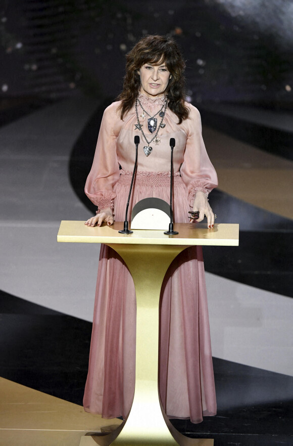 Valérie Lemercier sur scène lors de la 46ème cérémonie des César à l'Olympia à Paris le 12 mars 2021. © Bertrand Guay/ Pool / Bestimage 