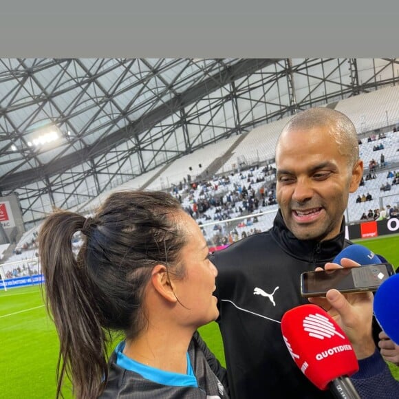 Tony Parker et Alizé Lim pendant le "Match des Héros", au Stade Vélodrome.