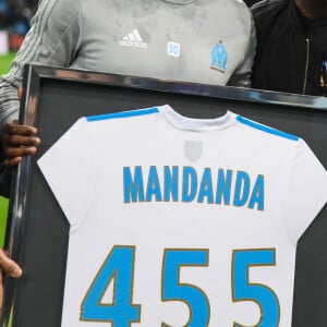 Lorik Cana, Steve Mandanda et Djibril Cissé - Célébrités assistent au clasico, match de ligue 1 entre Paris Saint-Germain (PSG) et l'Olympique de Marseille (OM) au stade Vélodrome à Marseille, France, le 22 octobre 2017. L'OM et le PSG ont fait match nul 2-2. © Lionel Urman/Bestimage